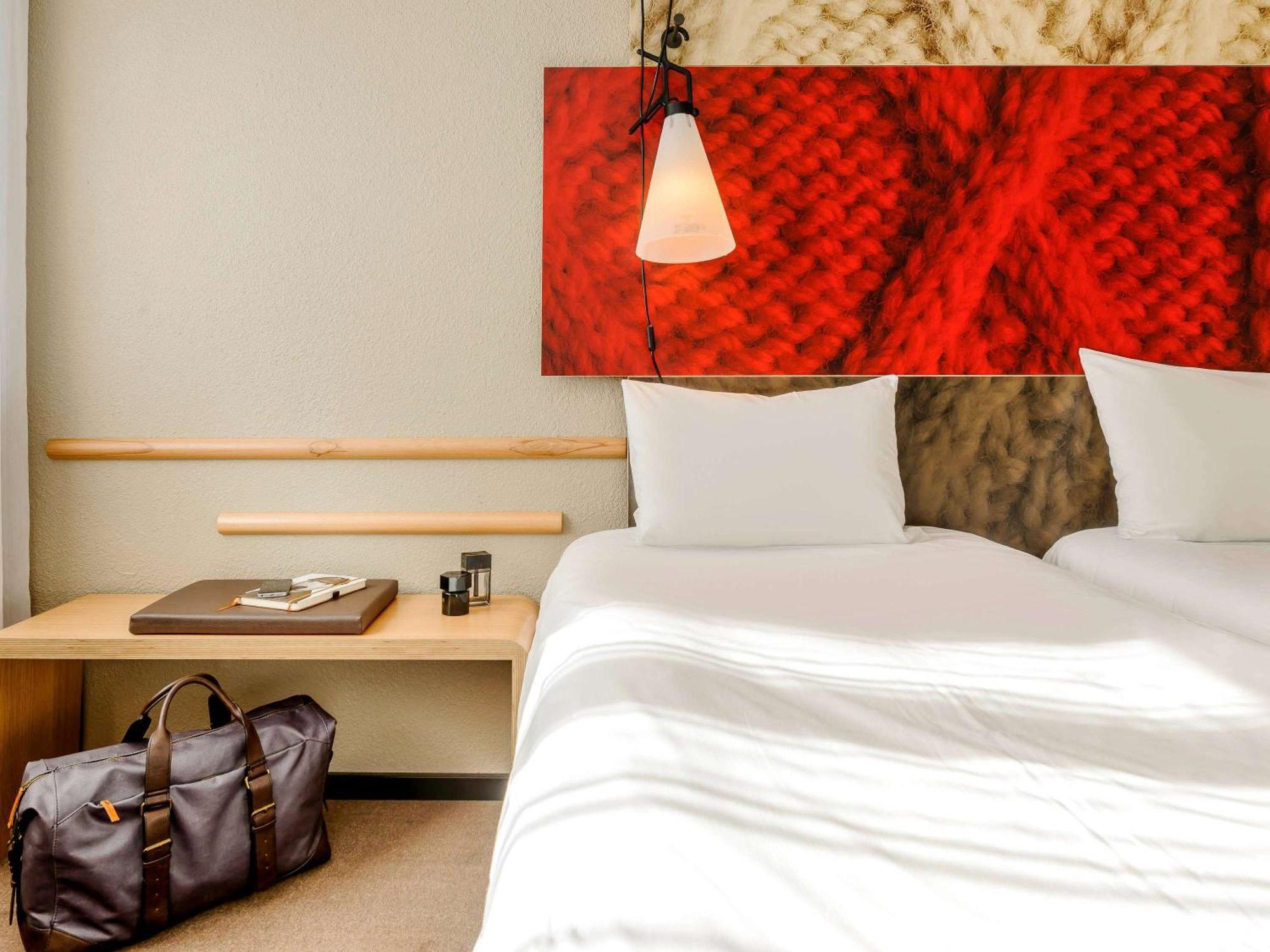 Ibis Caen Porte De Bretagne Bretteville-sur-Odon Eksteriør billede