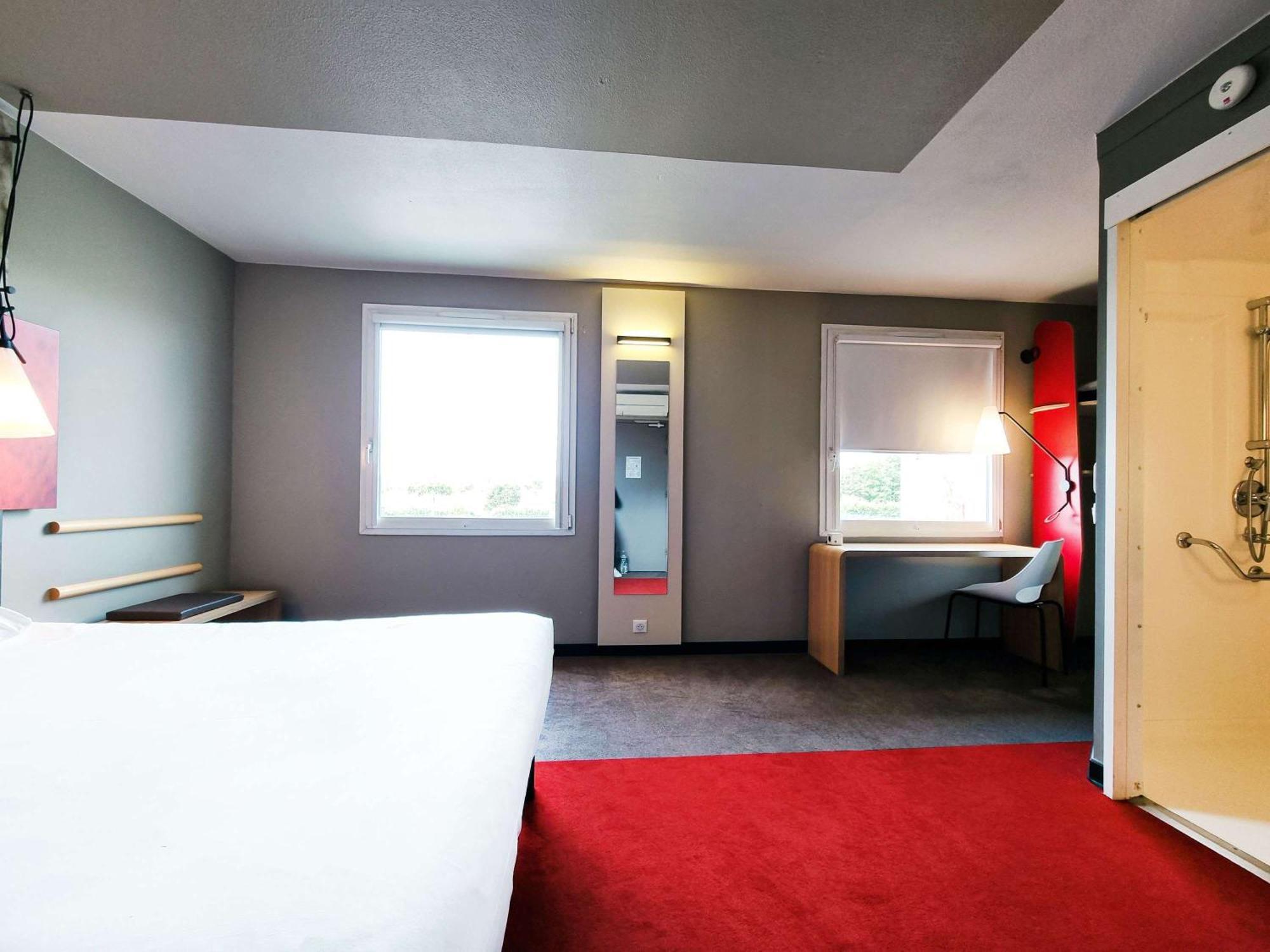 Ibis Caen Porte De Bretagne Bretteville-sur-Odon Eksteriør billede