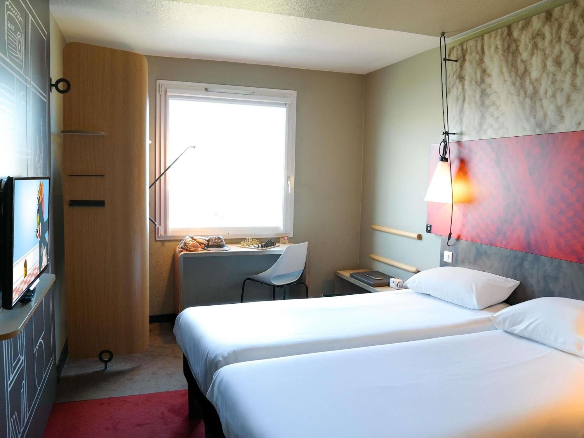 Ibis Caen Porte De Bretagne Bretteville-sur-Odon Eksteriør billede